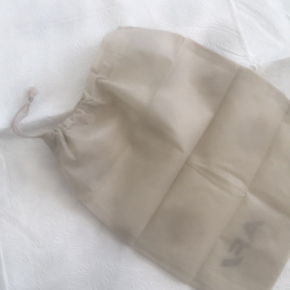 Set of 2 Drawstring Storage Dust Bags for Travel & Outdoor Activity 15” x 11” - Picture 4 of 4